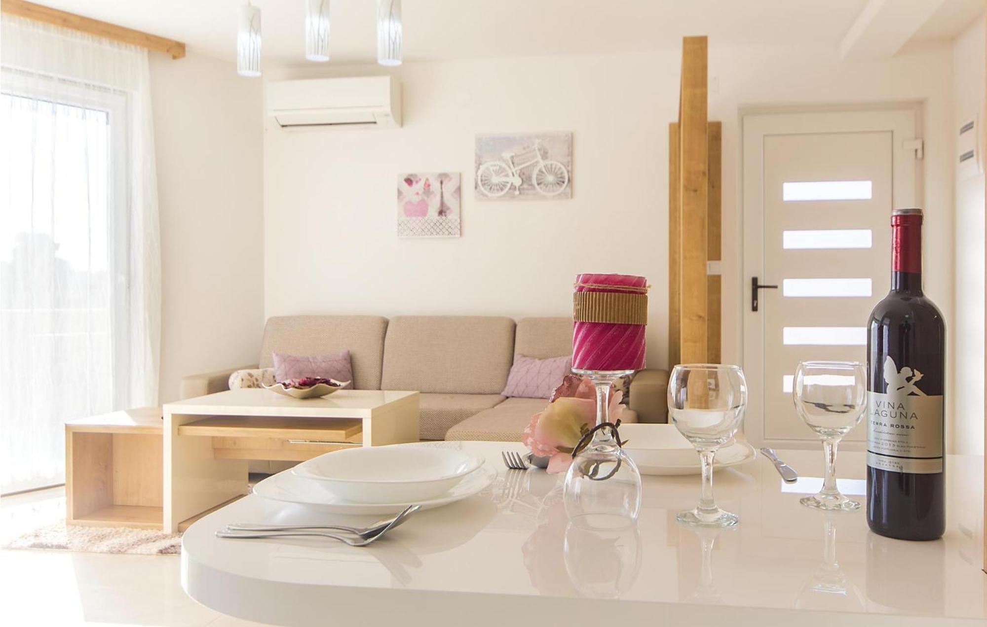 Lovely Apartment In Medulin With Kitchen Exterior foto